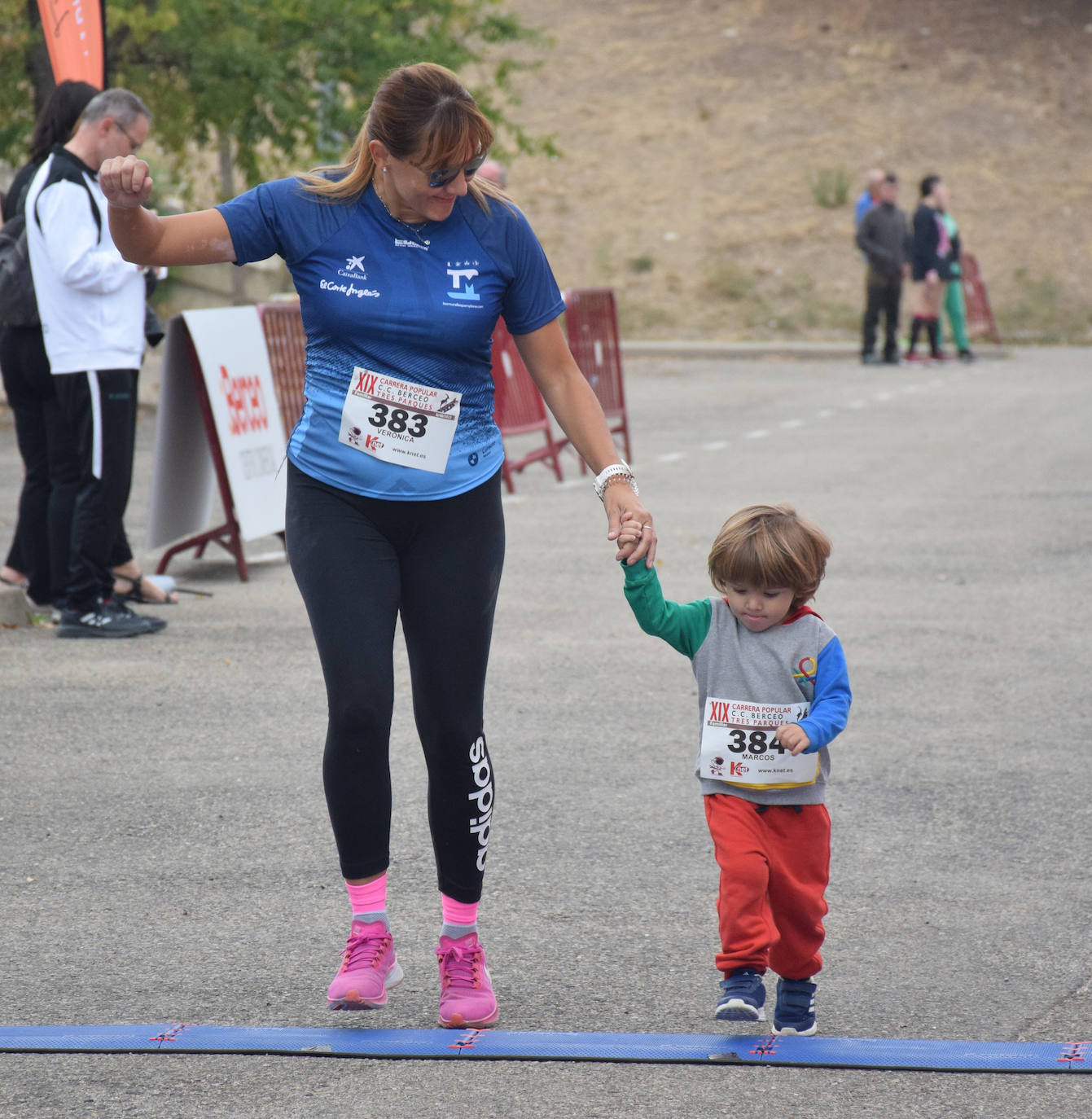 Fotos: Cuatrocientos atletas en la Carrera Tres Parques