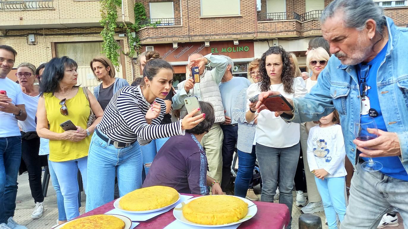 Fotos: Concurso de tortillas en Lardero por las fiestas de Gracias