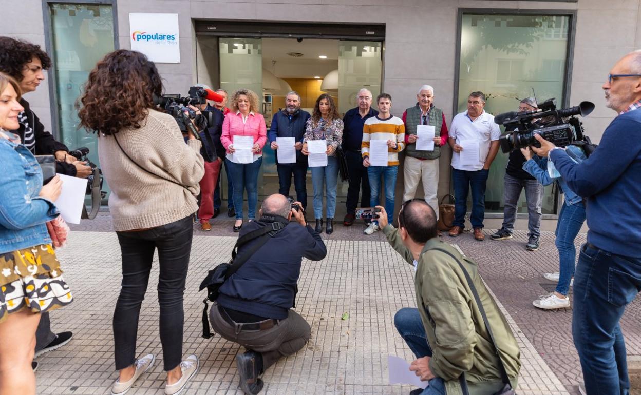 Afiliados del PP esta misma semana con una carta en la que solicitan a Feijóo que haya un proceso de elección del presidente del partido en La Rioja. 