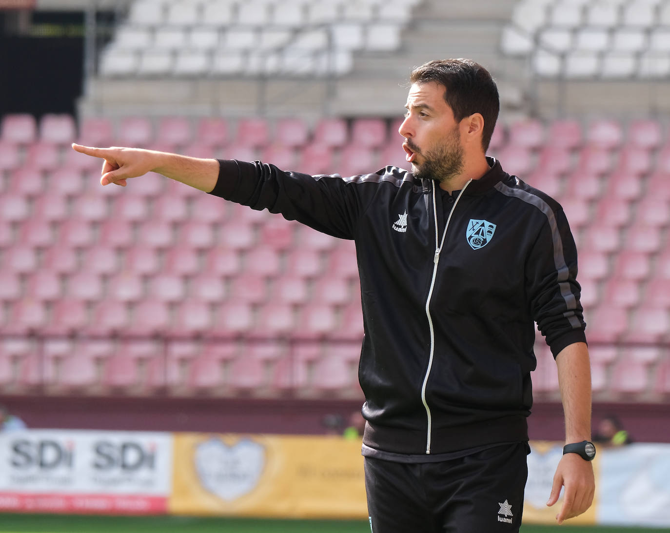Fotos: Victoria del Calahorra frente a la SD Logroñés (0-2)
