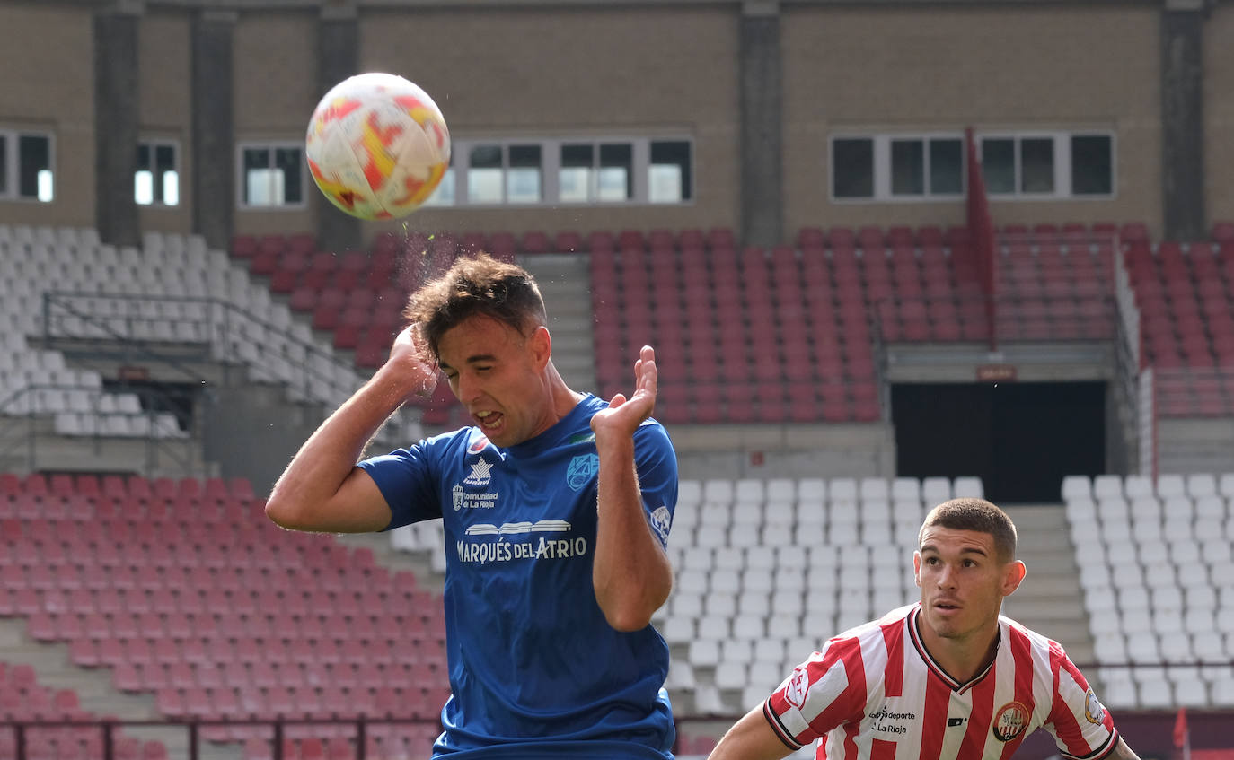 Fotos: Victoria del Calahorra frente a la SD Logroñés (0-2)