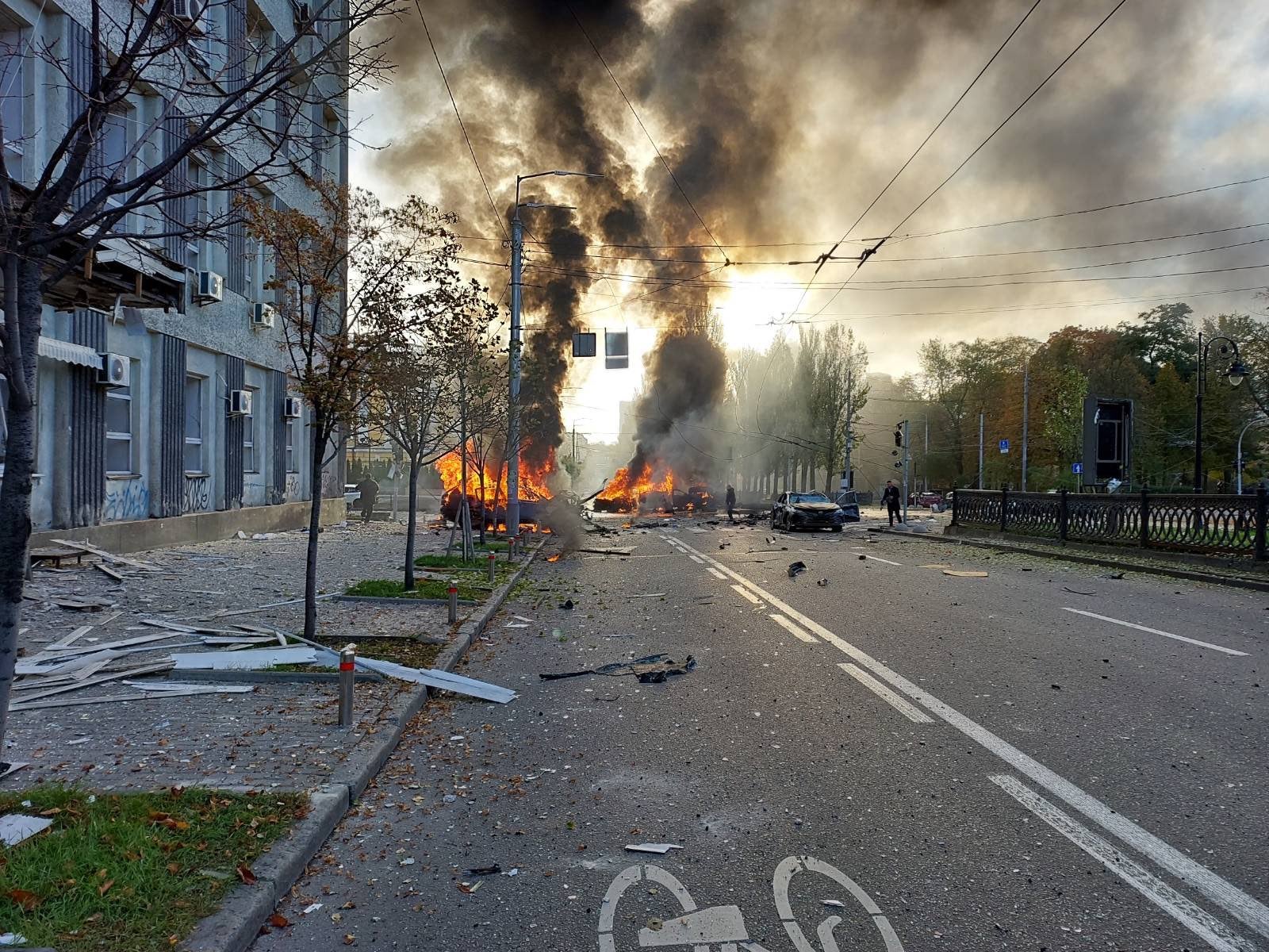 Fotos: Rusia ataca el centro de Kiev en el primer bombardeo sobre la capital desde hace meses