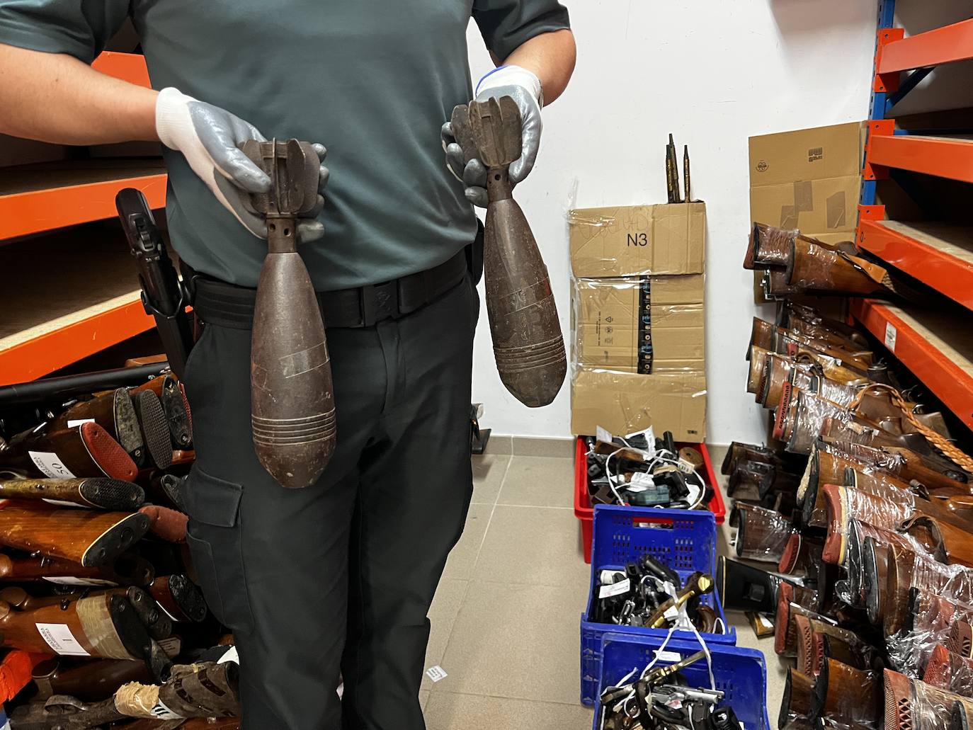 Fotos: La Guardia Civil destruye 803 armas en La Rioja