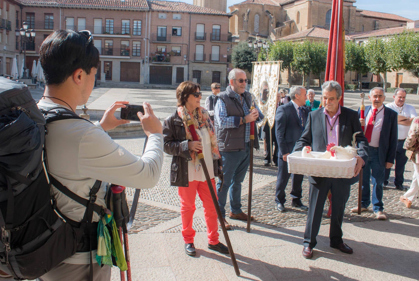 Fotos: Santo Domingo recuerda el milagro del gallo y la gallina con su romería