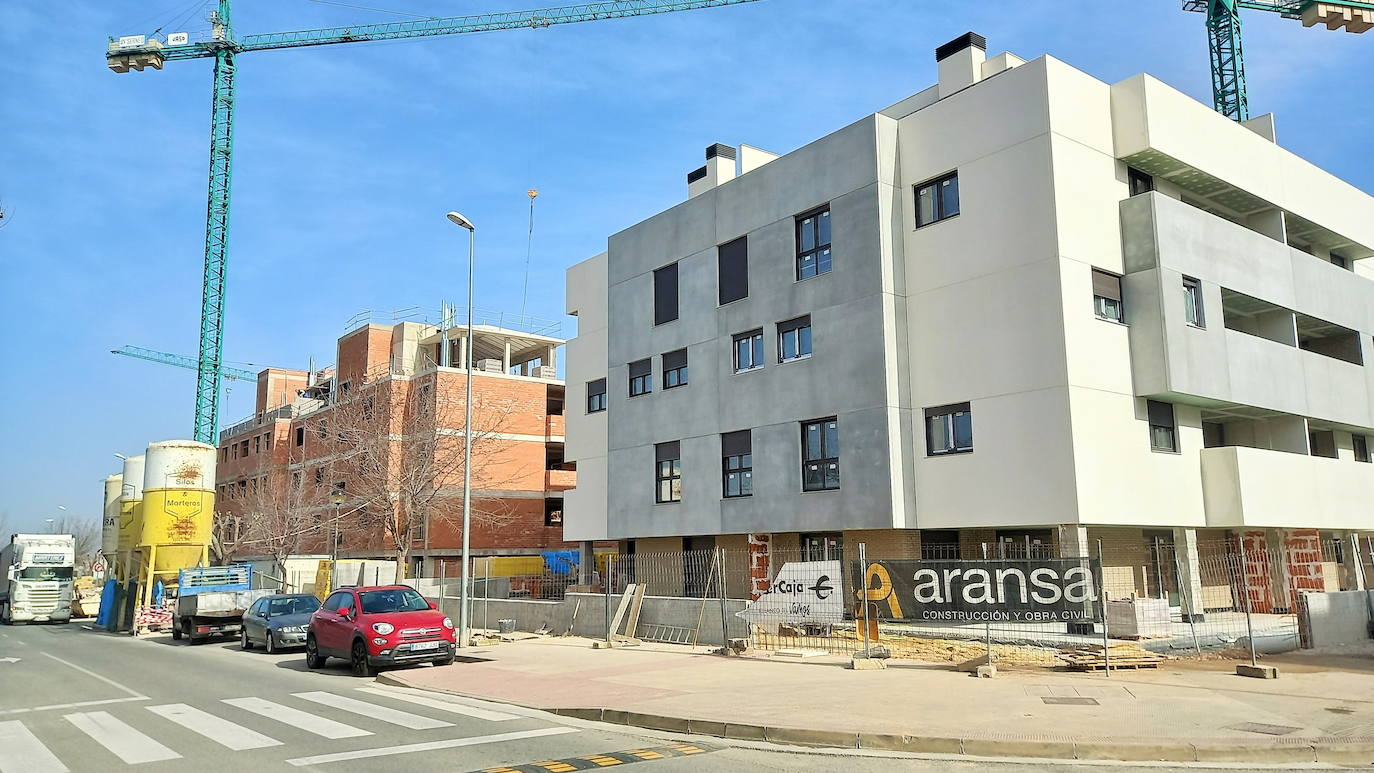 Urbanizaciones en marcha en Lardero el pasado mes de febrero. 