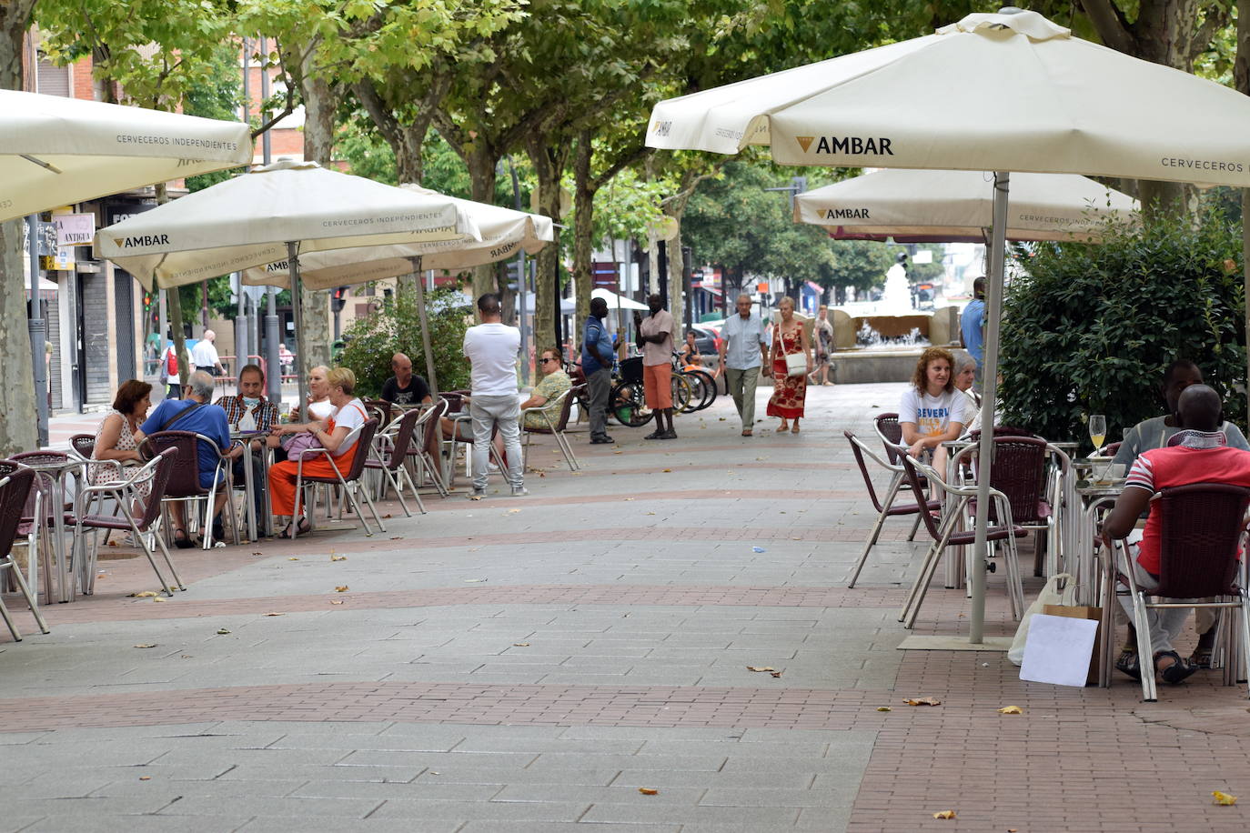 Imagen de unas terrazas concurridas en el centro de Logroño. 