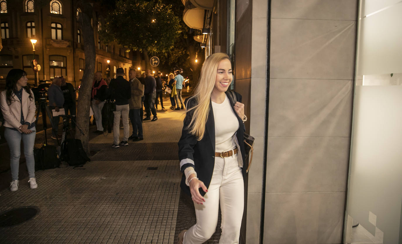 Fotos: La ejecutiva regional del PP apoya a Capellán como candidato