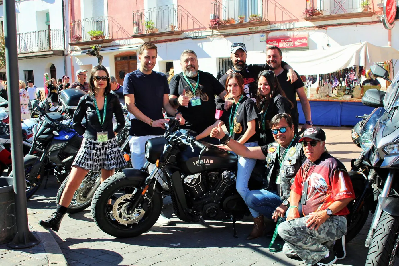 Bañera Chaqueta Recoger hojas La plaza de la Tela se llena de motos | La Rioja