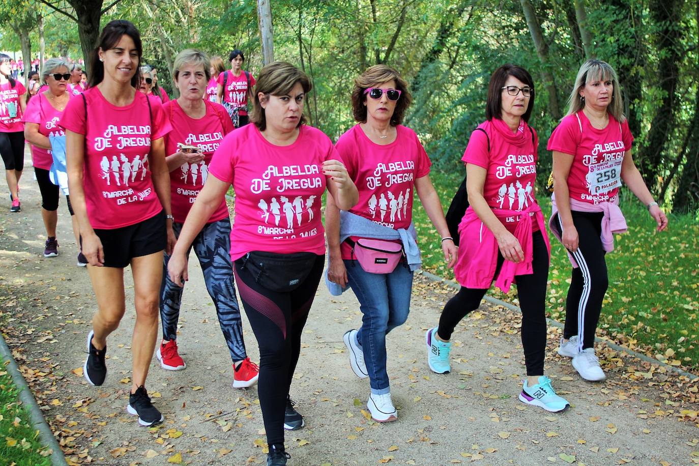 Fotos: La Carrera de la Mujer logra 800 inscripciones a favor de la Asociación Española Contra el Cáncer en La Rioja