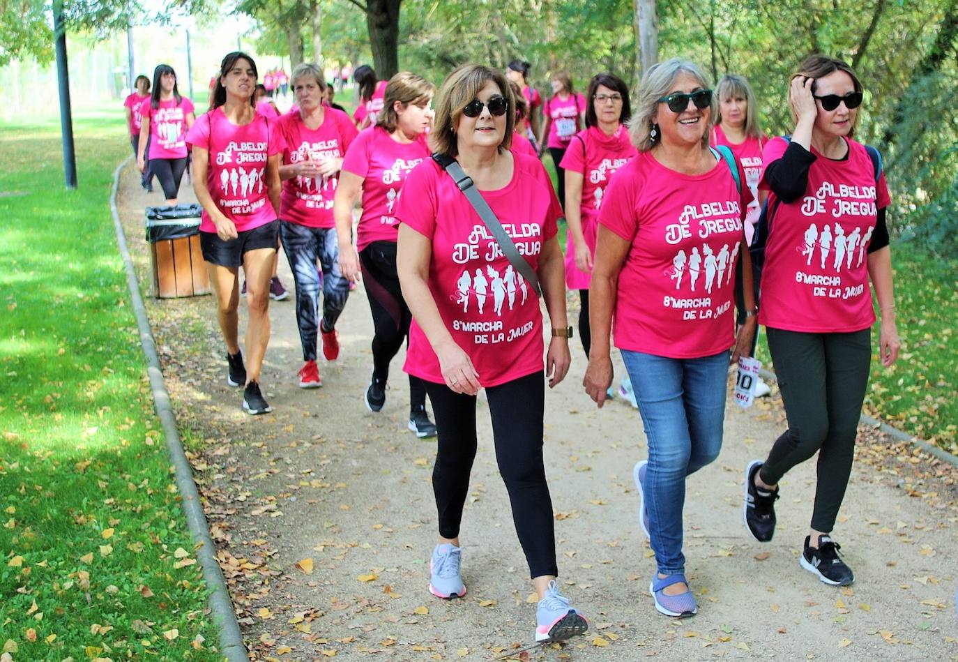 Fotos: La Carrera de la Mujer logra 800 inscripciones a favor de la Asociación Española Contra el Cáncer en La Rioja