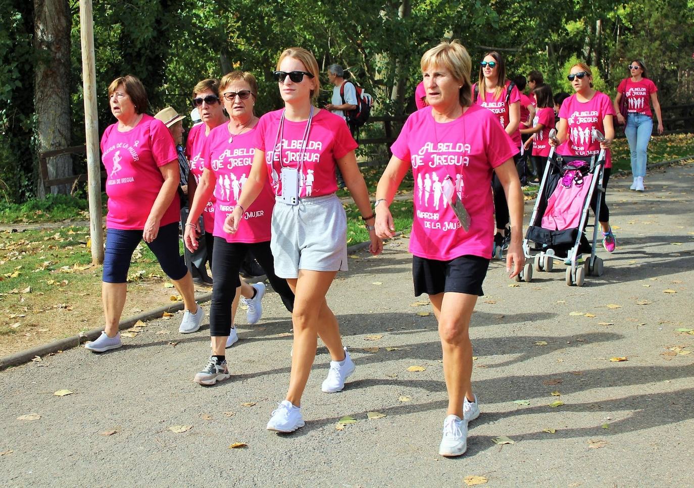 Fotos: La Carrera de la Mujer logra 800 inscripciones a favor de la Asociación Española Contra el Cáncer en La Rioja