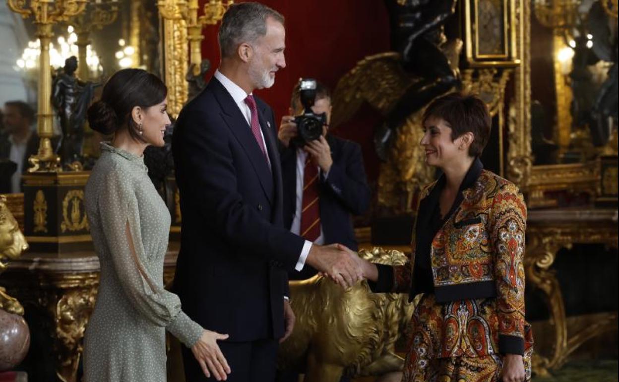 Isabel Rodríguez en el besamanos en el Palacio Real el pasado 12 de octubre.