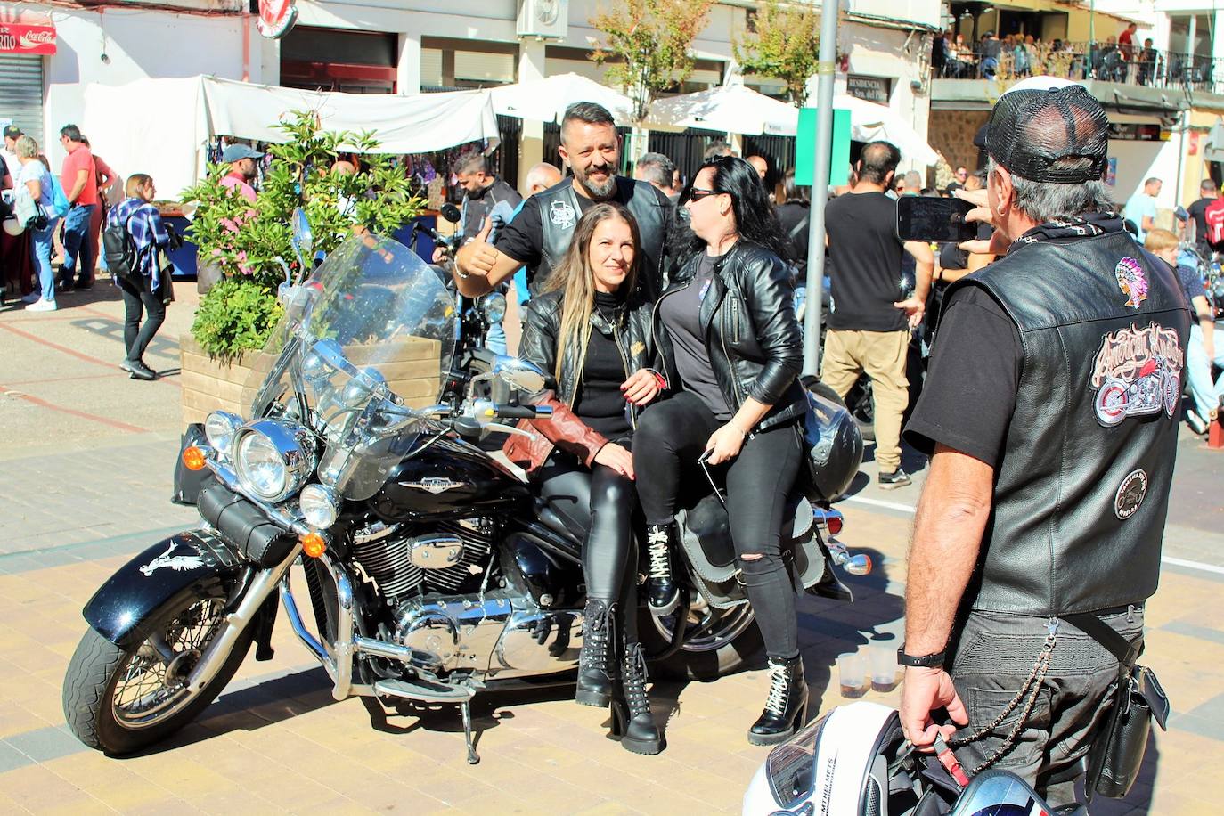 Fotos: I Moto Rock &#039;Caballeros del Alsfalto reúne a más de un centenar de moteros por una buena causa en Nalda