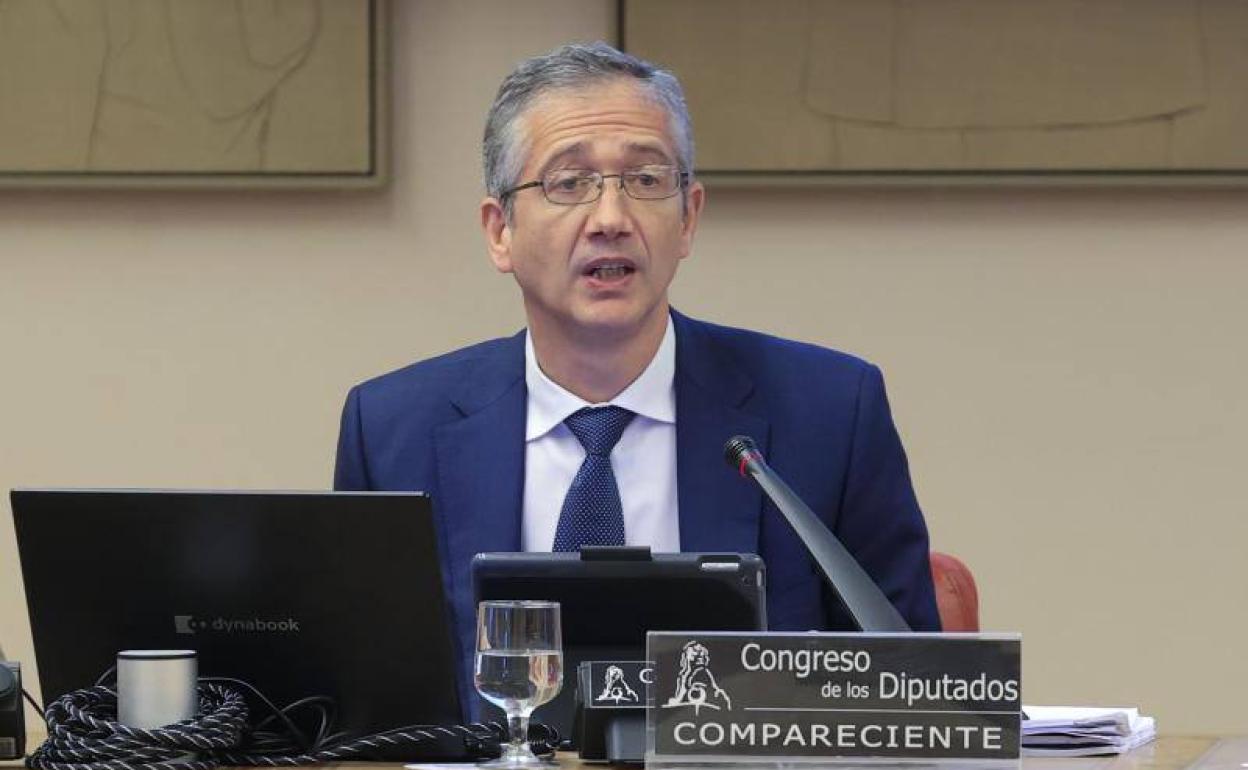 El gobernador del Banco de España, Pablo Hernández de Cos, en el Congreso. 