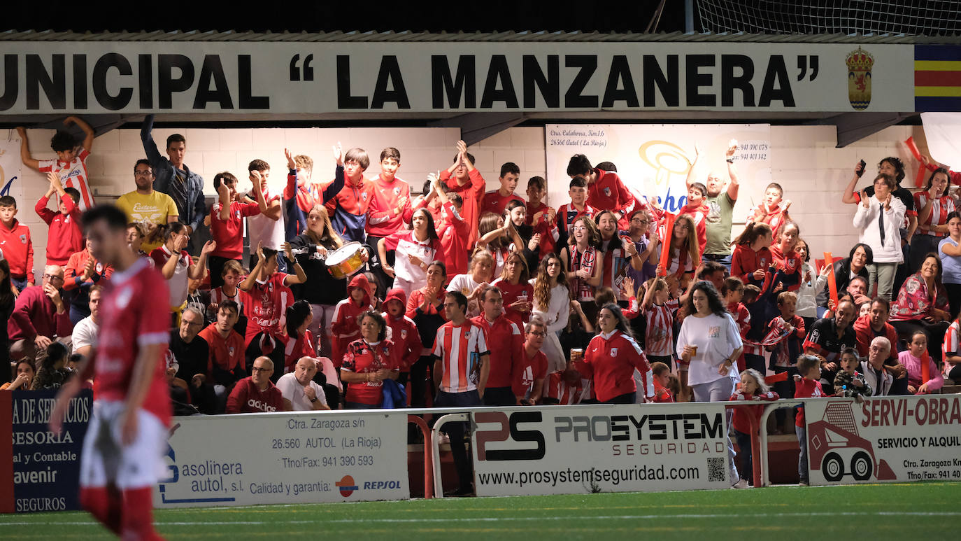 Fotos: Autol-Dinamo de San Juan, fiesta del fútbol