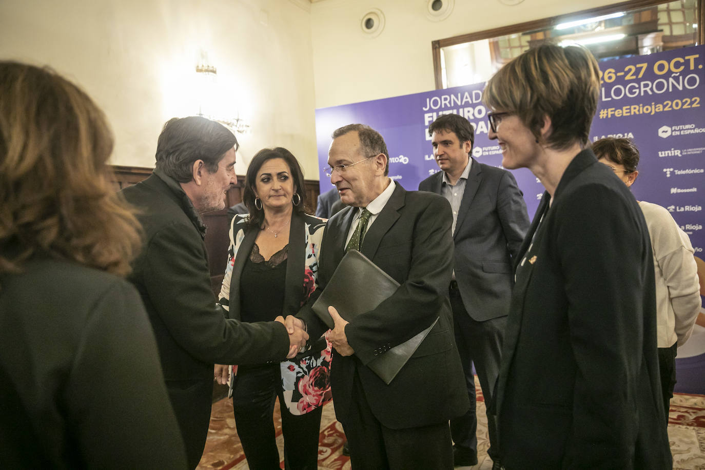 Fotos: Apertura de Futuro en Español en el Círculo Logroñés con Luis García Montero y Elvira Lindo