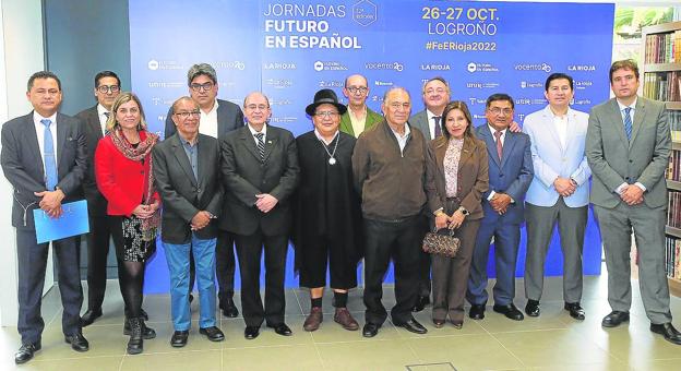 Foto de familia de participantes y expertos en la segunda jornada de Futuro en Español.