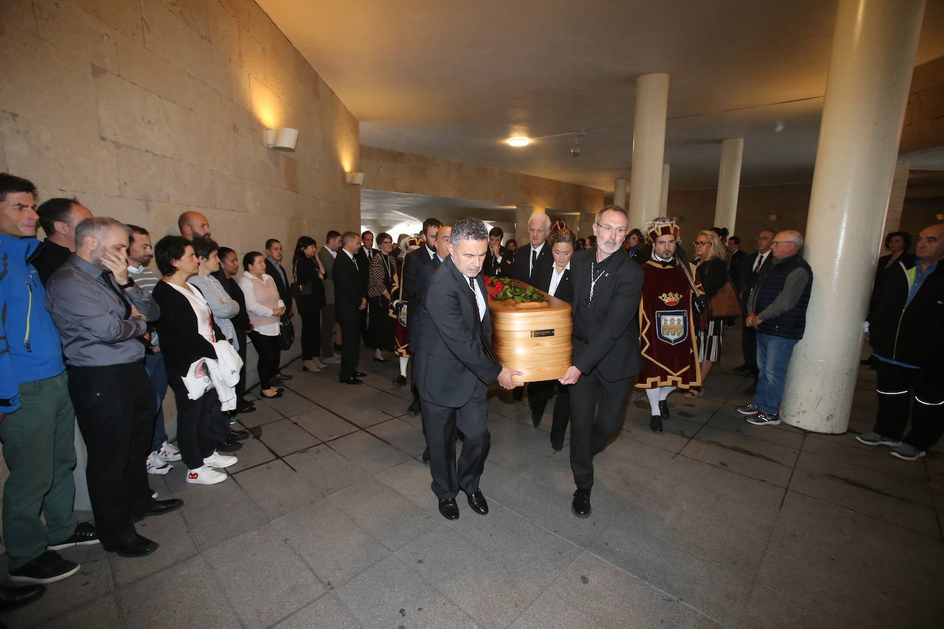 Fotos: Emoción en la despedida del concejal Fran Pérez: «Te vamos a echar mucho de menos»