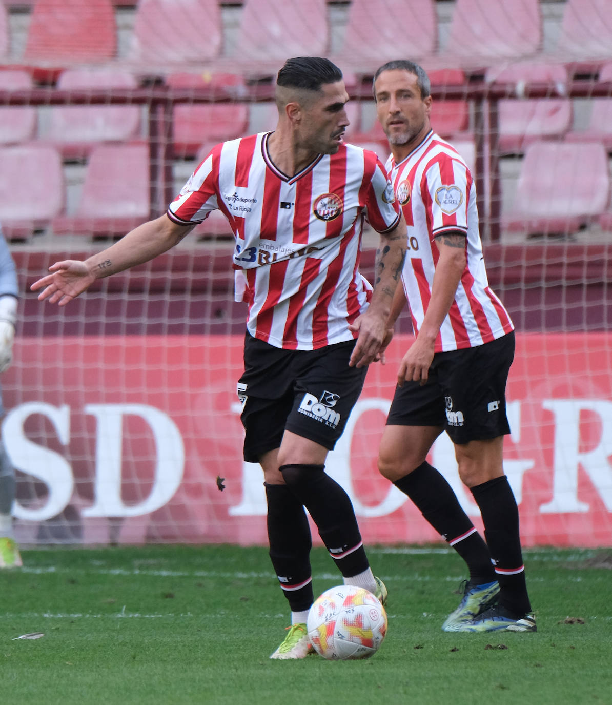 Fotos: La SD Logroñés cae ante el Nástic