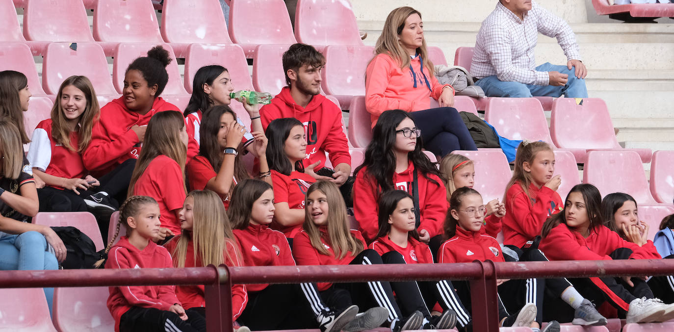 Fotos: La SD Logroñés cae ante el Nástic