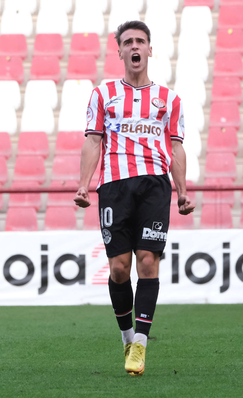 Fotos: La SD Logroñés cae ante el Nástic