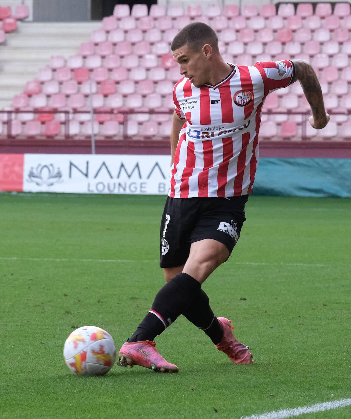 Fotos: La SD Logroñés cae ante el Nástic