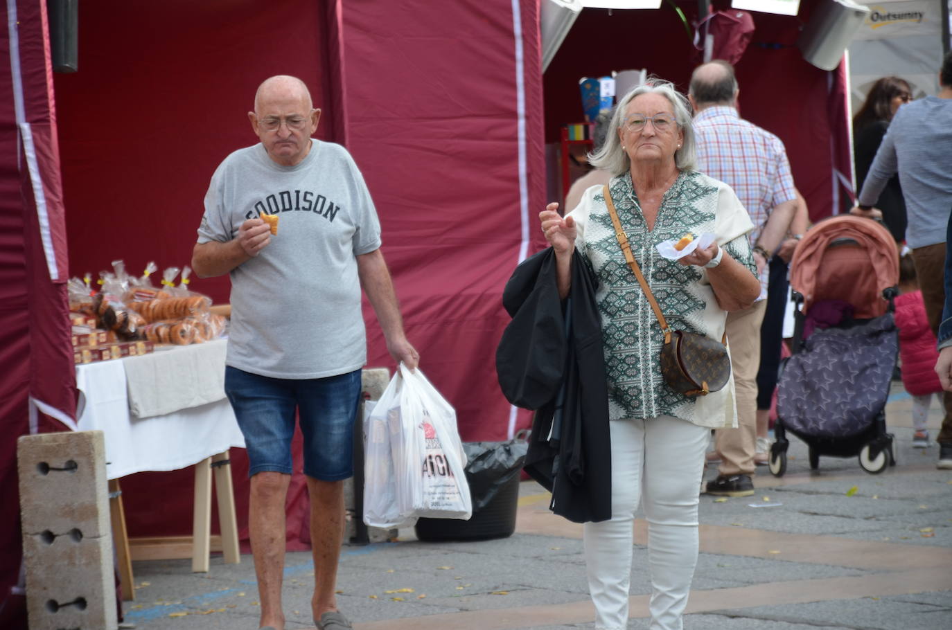 Fotos: La Calahorra más dulce se exhibe en la XVI edición de la Feria de Golmajería