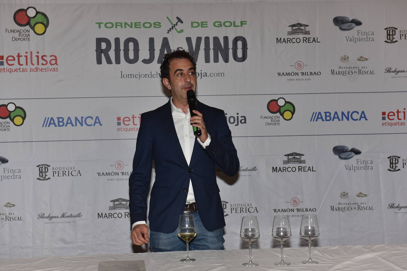 Fotos: Cata y entrega de premios del torneo de golf de Bodegas Perica