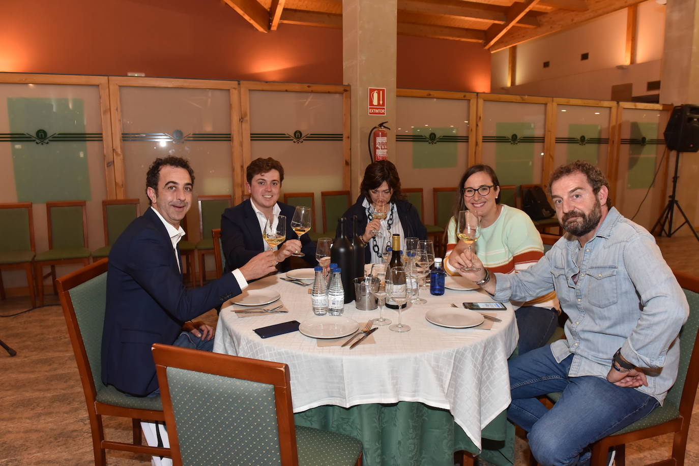 Fotos: Cata y entrega de premios del torneo de golf de Bodegas Perica