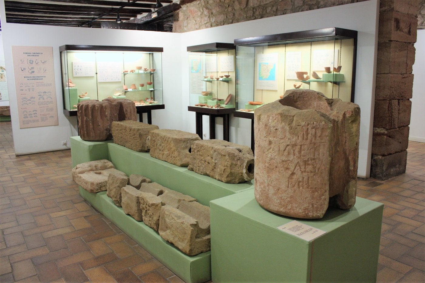 Interior del museo najerino, con la sala dedicada a Roma. 