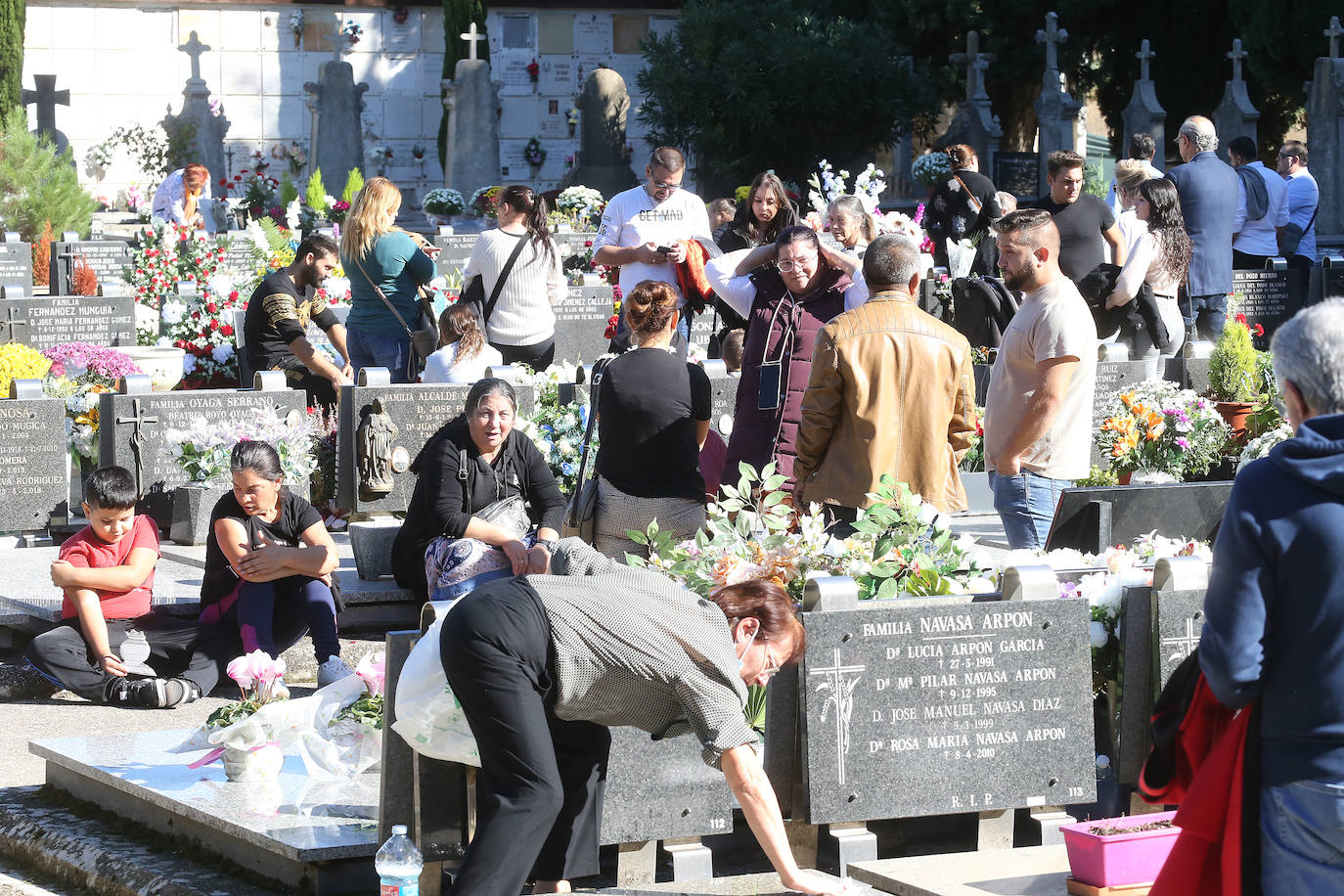 El recuerdo a los difuntos se mantiene vivo en Logroño. 