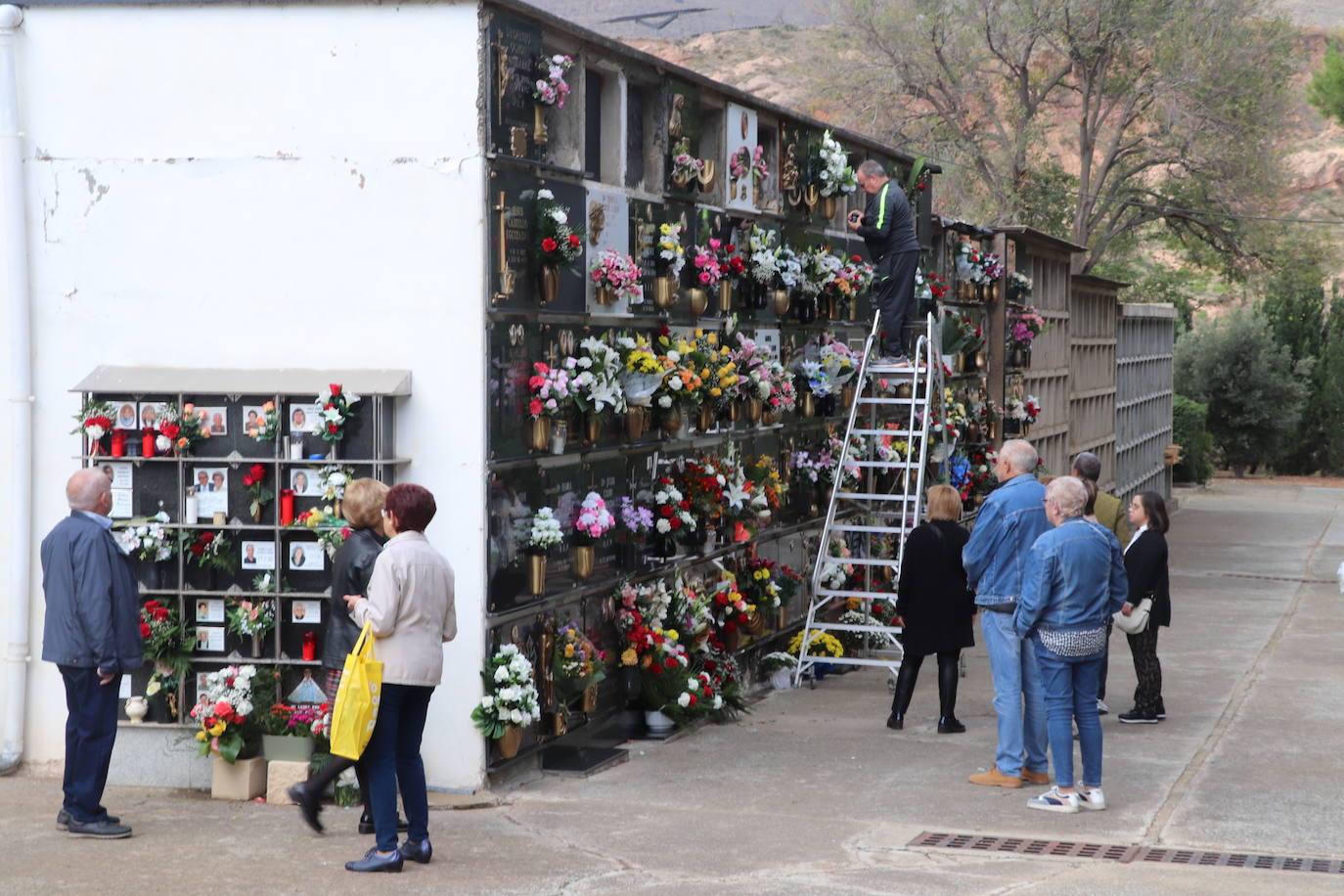 Visita al cementerio de Arnedo.