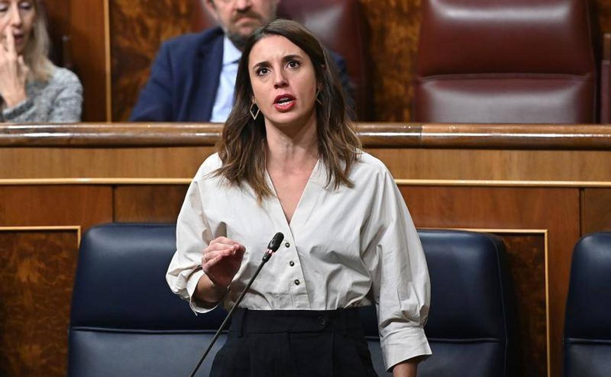 La ministra de Igualdad, Irene Montero, durante la sesión de control al Gobierno del miércoles.