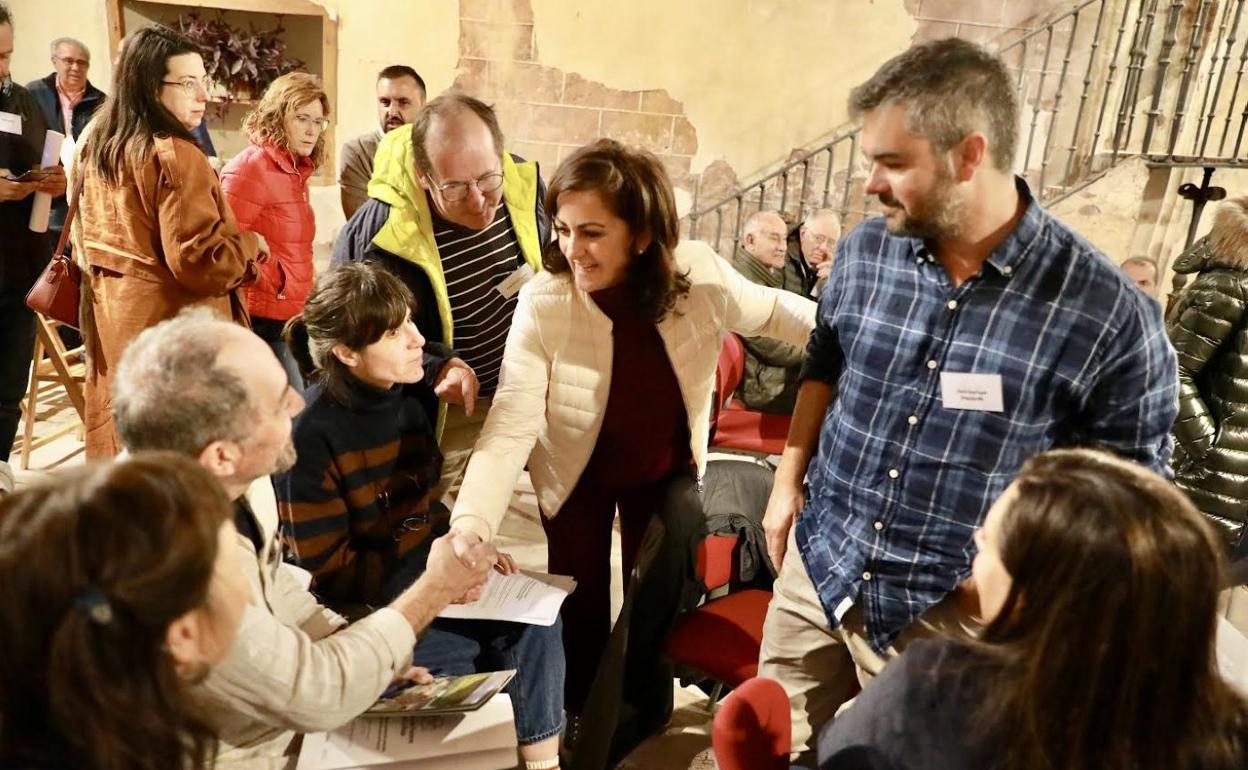 Andreu saluda a los asistentes a la jornada desarrollada en Brieva. 