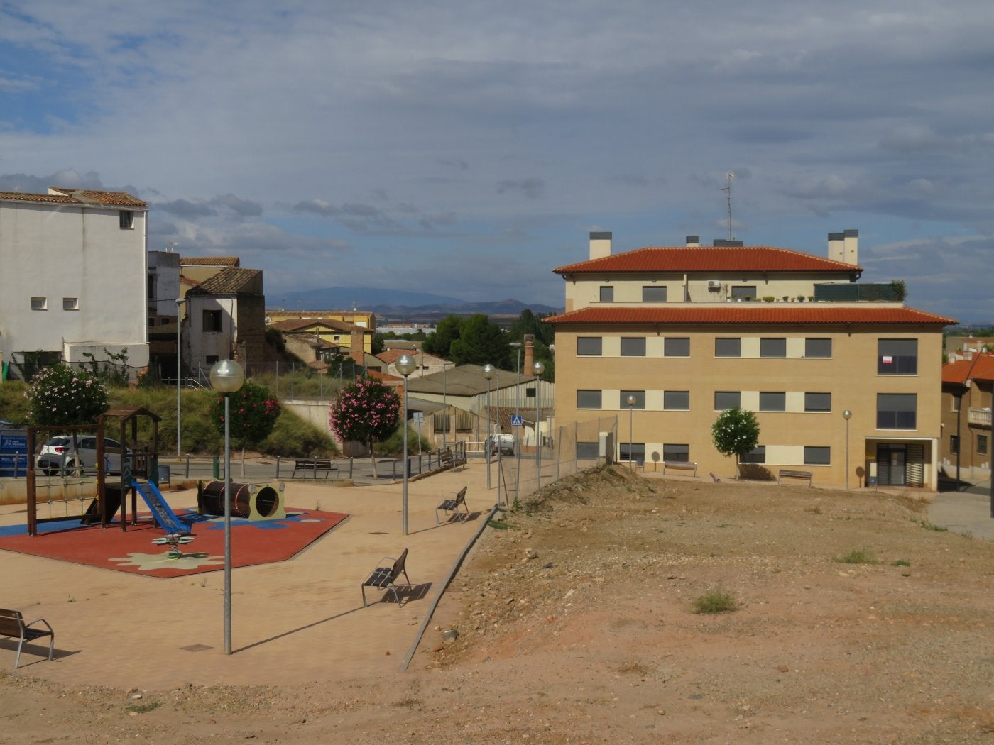 Las dos viviendas adquiridas en junio se encuentran en el bloque promovido por el IRVI en avenida Navarra. 