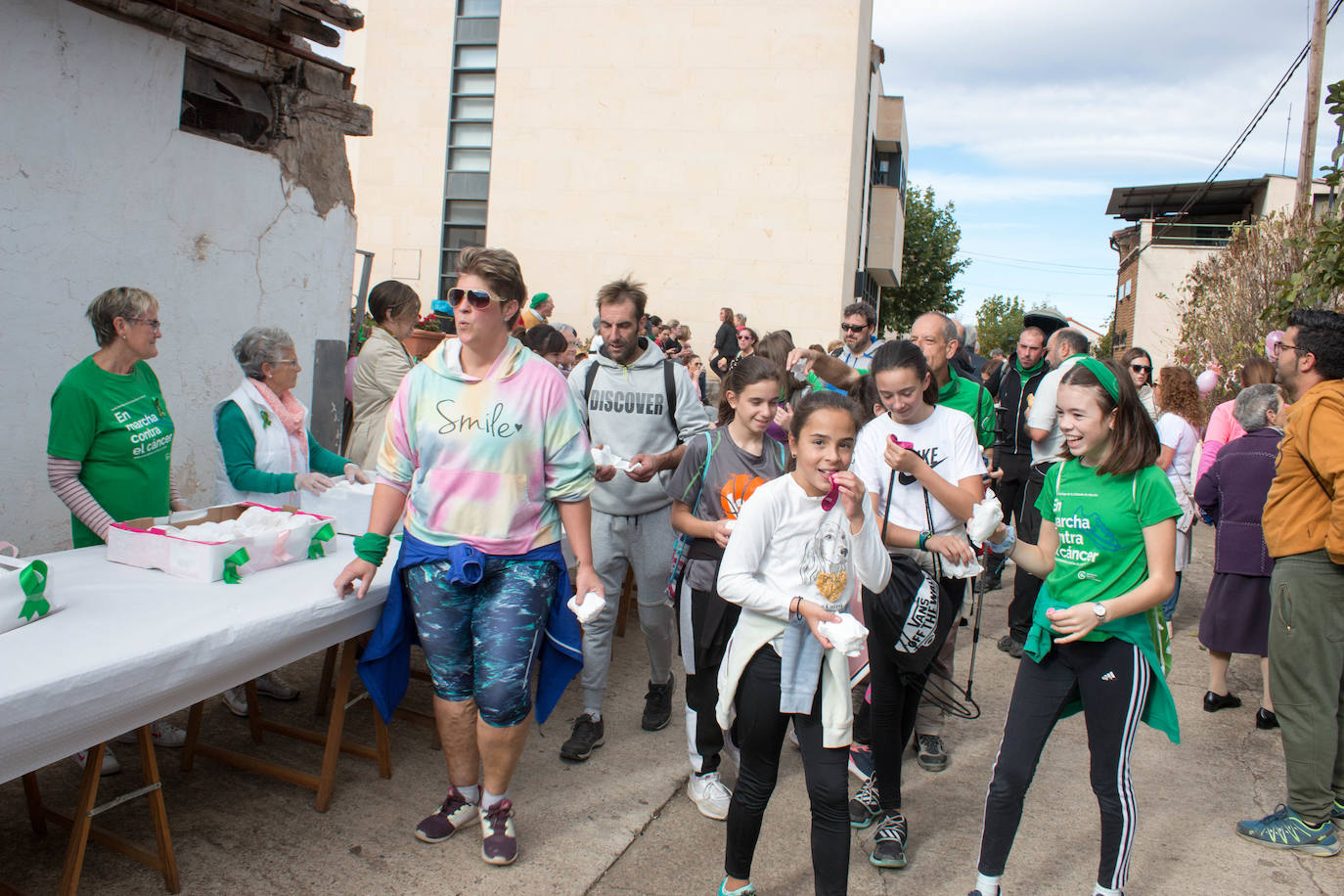 Fotos: &#039;Caminando por la vida&#039;, a favor de la AECC en Santo Domingo