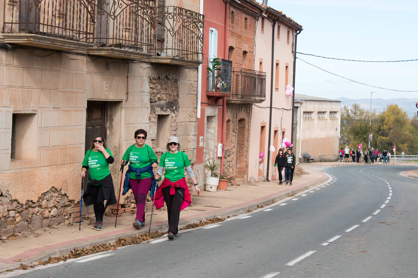 Fotos: &#039;Caminando por la vida&#039;, a favor de la AECC en Santo Domingo