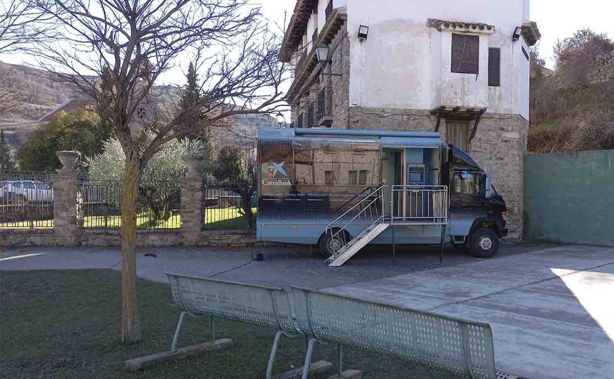 Uno de los 'ofibuses' de CaixaBank que da servicio en la España rural. 