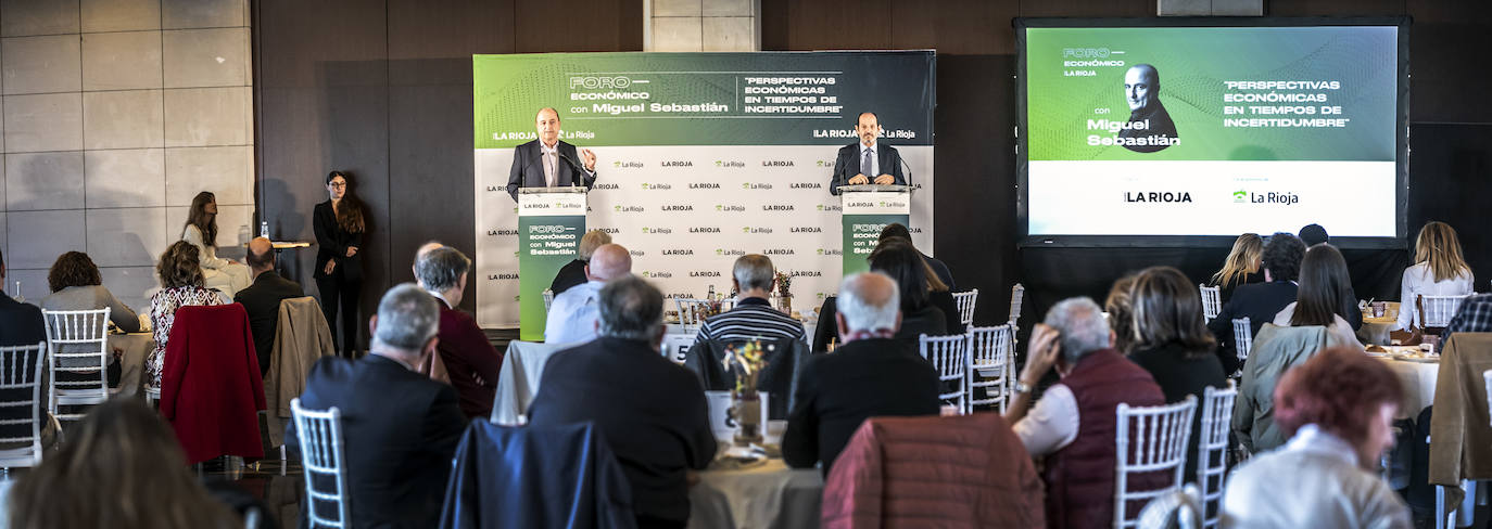 Fotos: Miguel Sebastián, en el Foro económico organizado por Diario LA RIOJA con el patrocinio del Gobierno regional