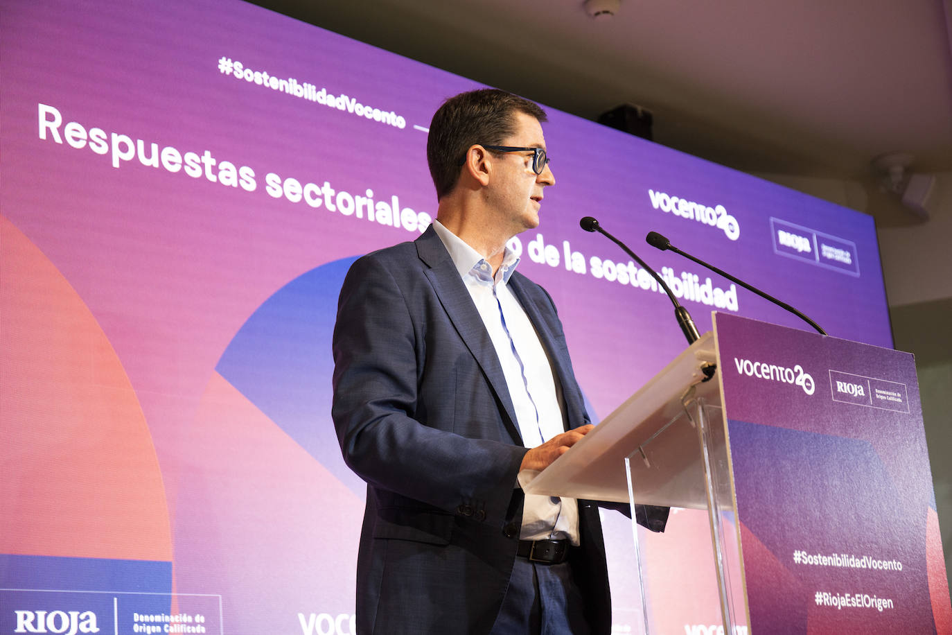 Fotos: &#039;Respuestas sectoriales al reto de la sostenibilidad&#039;, foro organizado por el Grupo Vocento y patrocinado por el Consejo Regulador de la Denominación de Origen Calificada (DOCa) Rioja