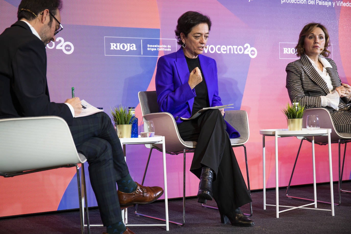 Fotos: &#039;Respuestas sectoriales al reto de la sostenibilidad&#039;, foro organizado por el Grupo Vocento y patrocinado por el Consejo Regulador de la Denominación de Origen Calificada (DOCa) Rioja