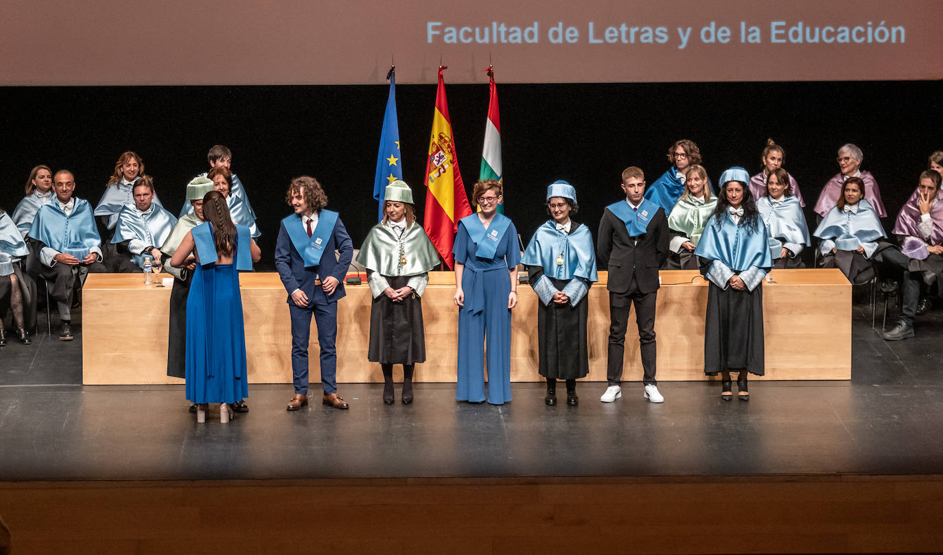 Fotos: Acto de graduación en la Facultad de Letras