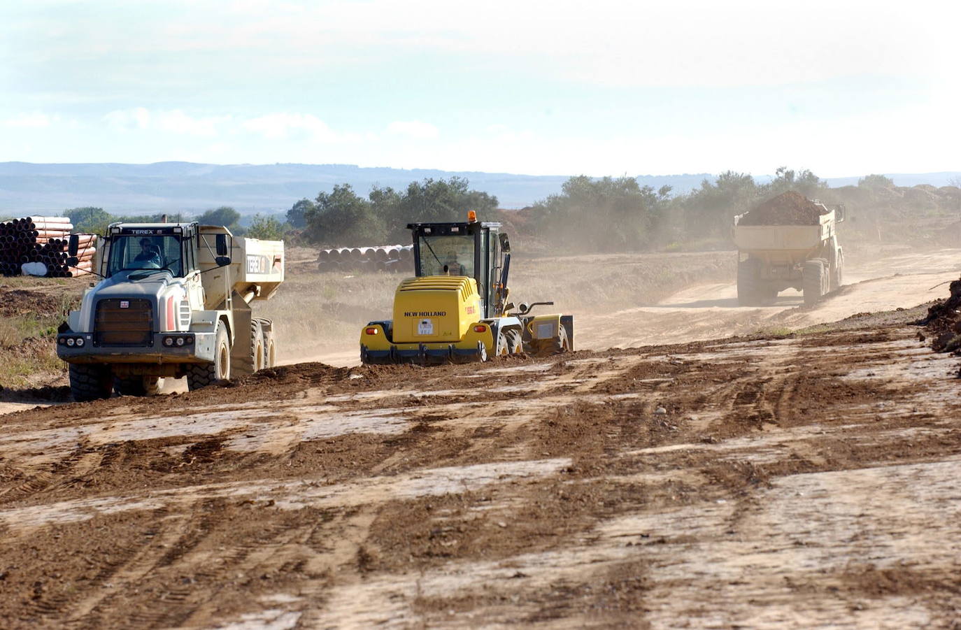Imagen secundaria 2 - Imagen de la zona en 2013, totalmente abandonada, y de las obras de 2006.