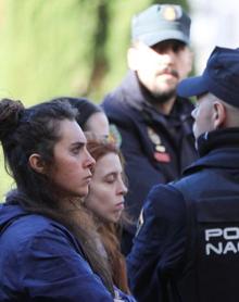 Imagen secundaria 2 - 1. Misa organizado por la familia Franco el pasado jueves. 2. Marcha en homenaje de José Antonio Primo de Rivera en Madrid. 3. Activistas de Femen protestas ante una de las concentraciones en homenaje al dictador. 