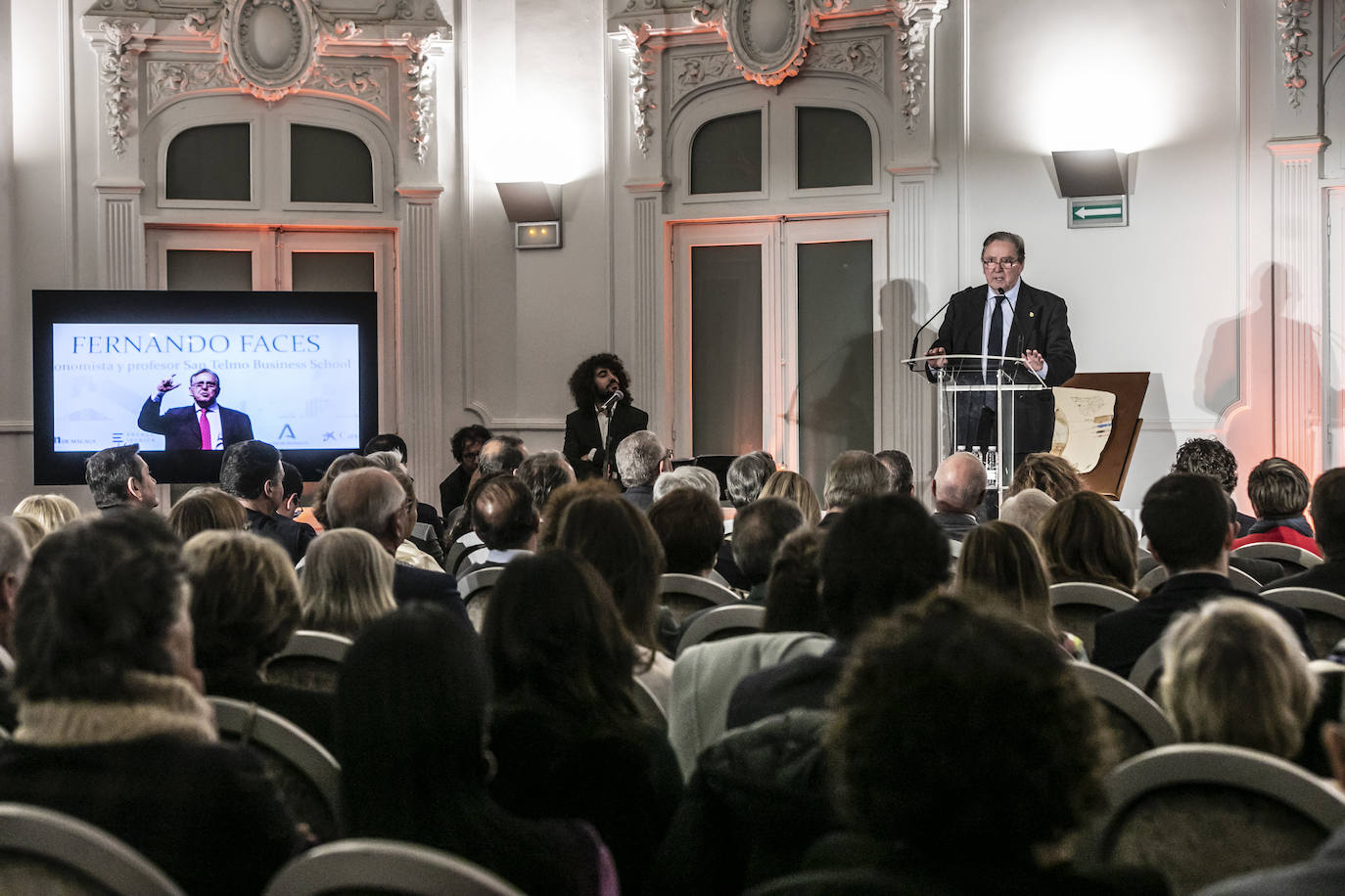 Fernando Faces, durante su intervención en el acto de entrega del premio. 