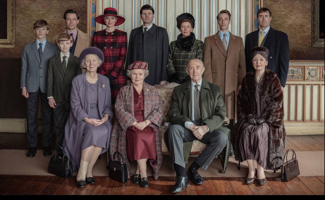 La familia real británica en 'The Crown'. 