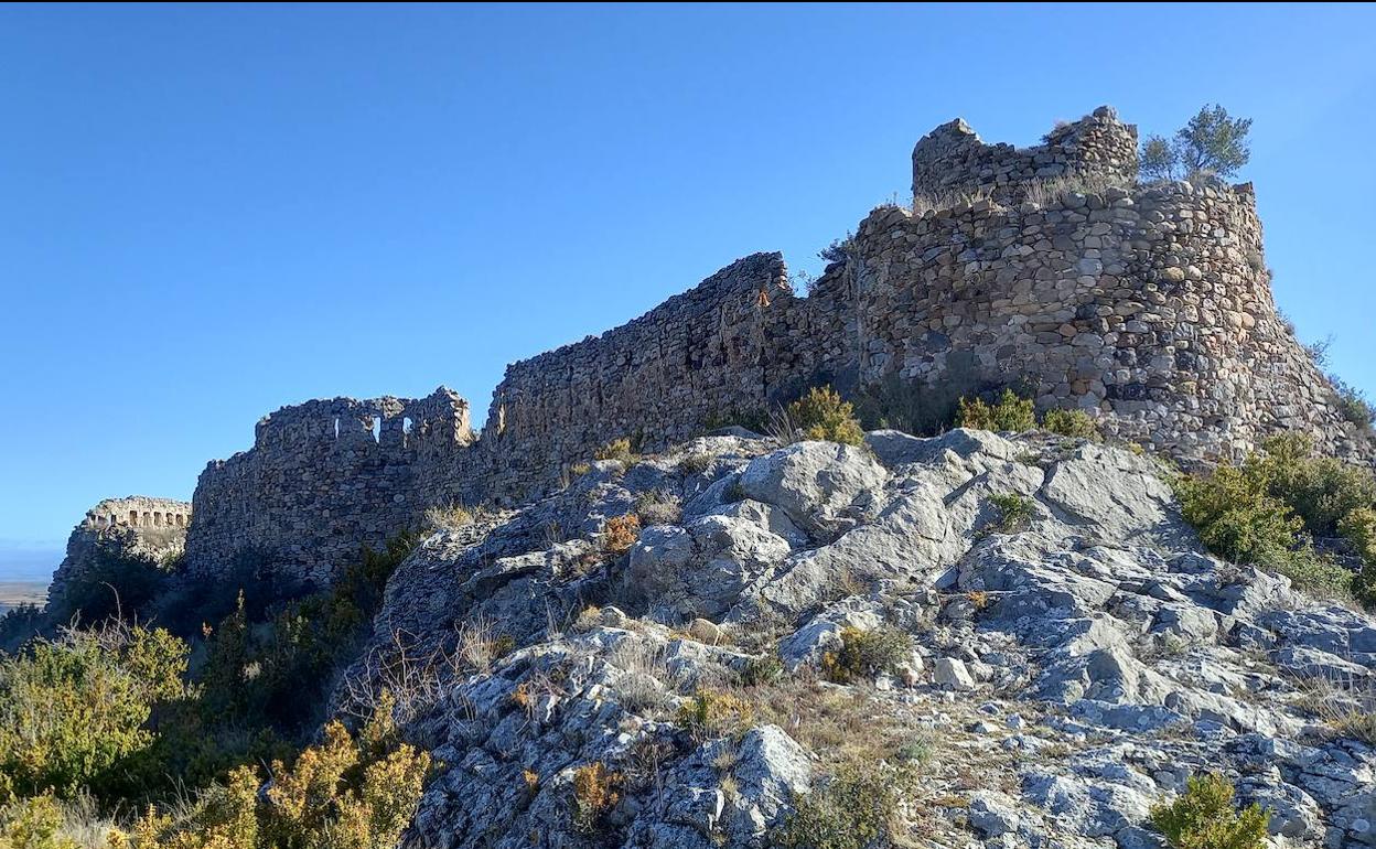 Ruinas del castillo de Jubera, núcleo de población de Santa Engracia del Jubera, vistas desde el frente Suroeste. 