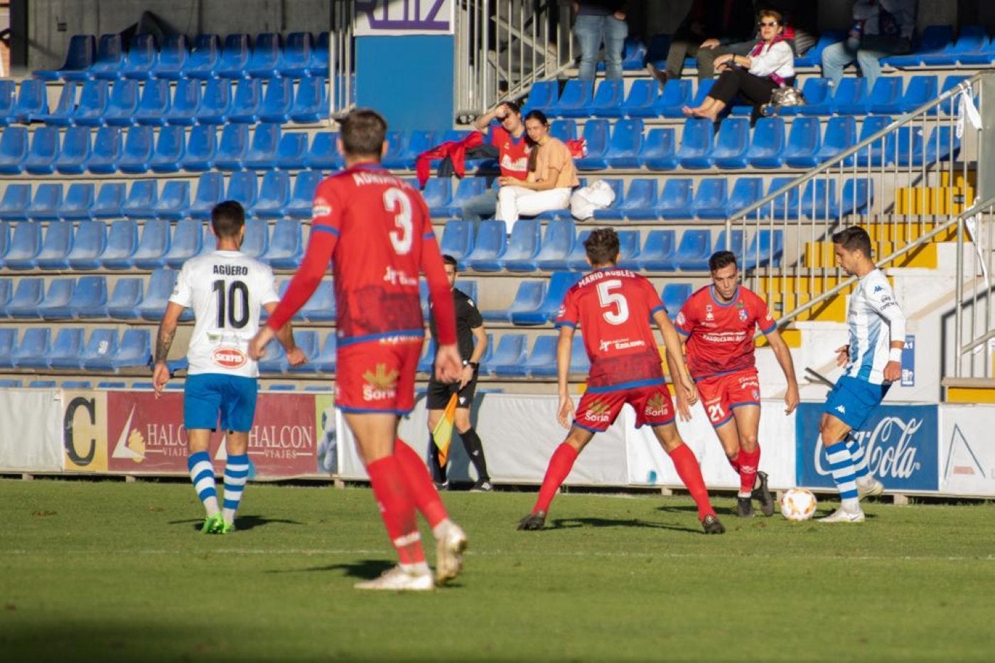 Los rojillos Gabarre, Robles y Adrián en el partido de Alcoy. 