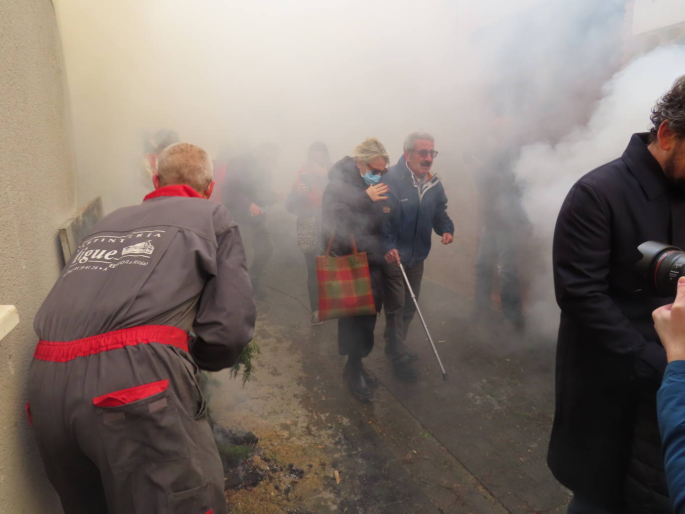 Fotos: Arnedillo recupera la Procesión del Humo tras la pandemia