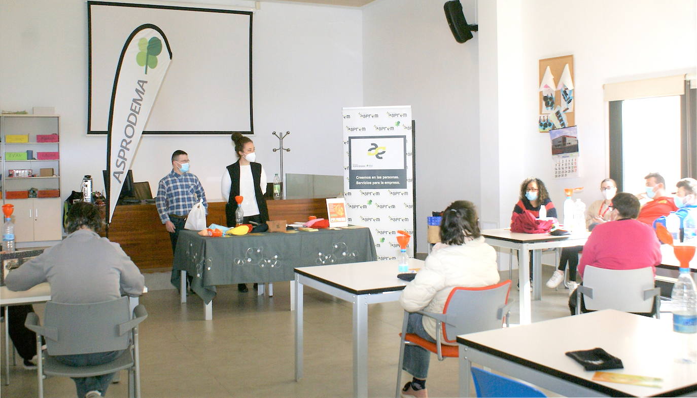 Un taller de Asprodema en Nájera. 